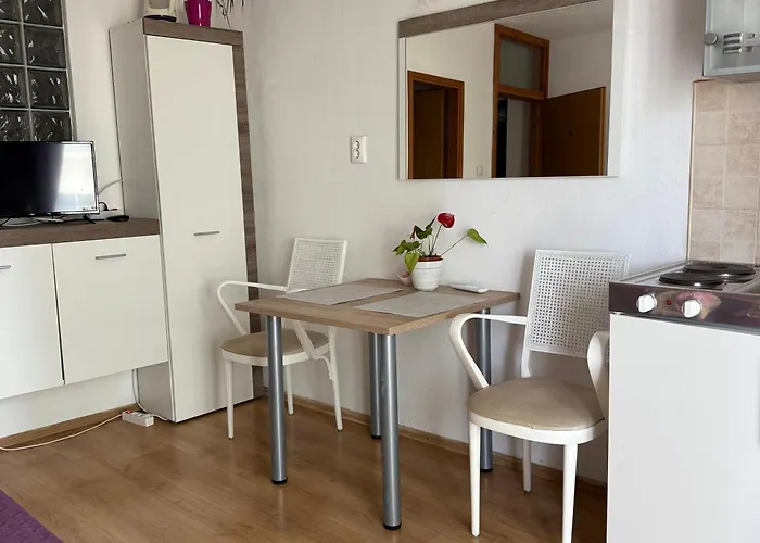 Apartments Villa More 公寓 马卡尔斯卡