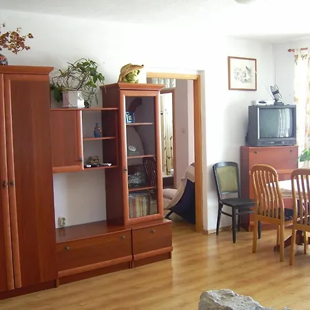 Daire Apartments Villa More *