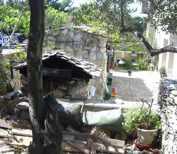 Apartments Villa More *